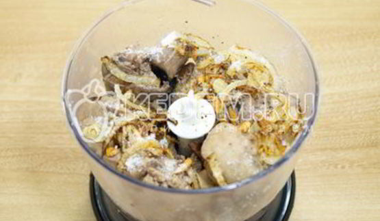 бутерброды с паштетом из куриной печени