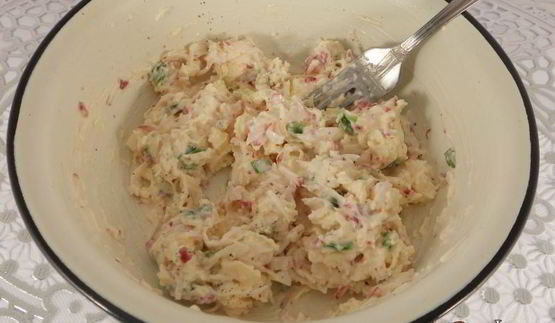 бутерброды с пастой из редиса и плавленного сыра