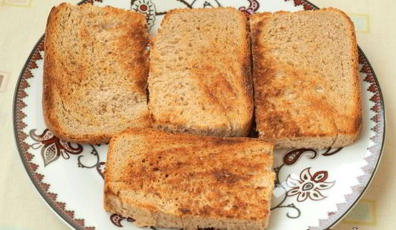 бутерброды с печенью трески, яйцом и плавленым сыром