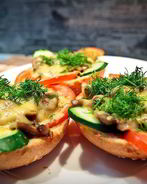 Бутерброды с шампиньонами и сыром