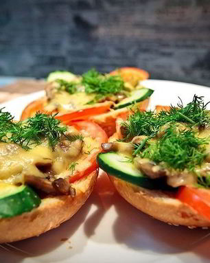 Бутерброды с шампиньонами и сыром