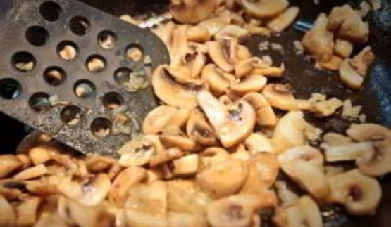 бутерброды с шампиньонами и сыром