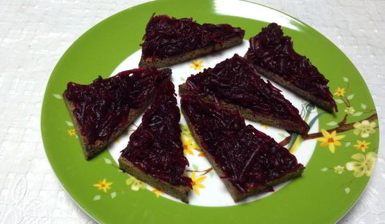 бутерброды со свеклой и селедкой