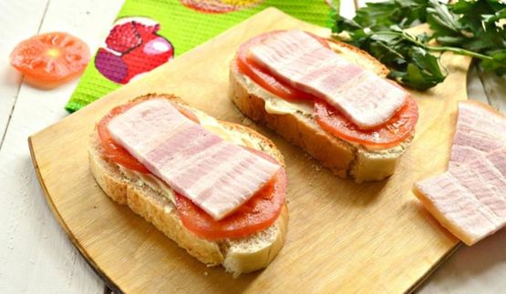 горячие бутерброды с беконом