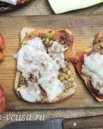 Рецепт горячих бутербродов с фаршем