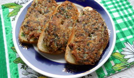 горячие бутерброды с картофелем и грибами