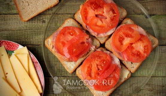 горячие бутерброды с колбасой в микроволновке