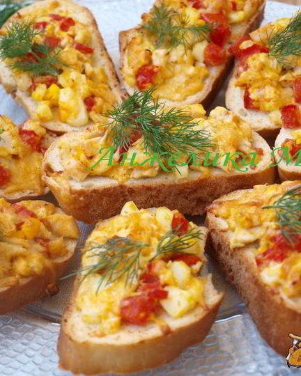 Рецепт горячих бутербродов с курицей и помидорами