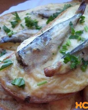 Горячие бутерброды со шпротами
