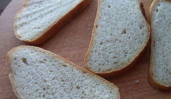 горячие бутерброды со шпротами