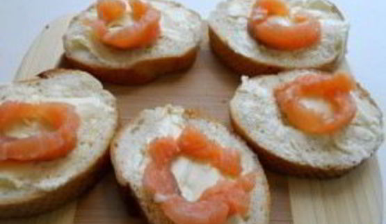 маленькие бутерброды с семгой