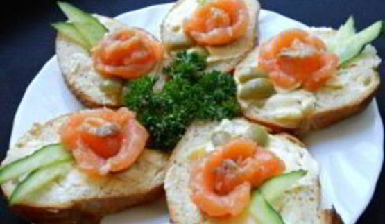 маленькие бутерброды с семгой