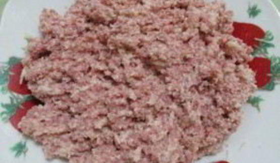 закрытые бутерброды с сыром и колбасой