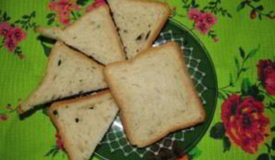 закрытые бутерброды с сыром и колбасой