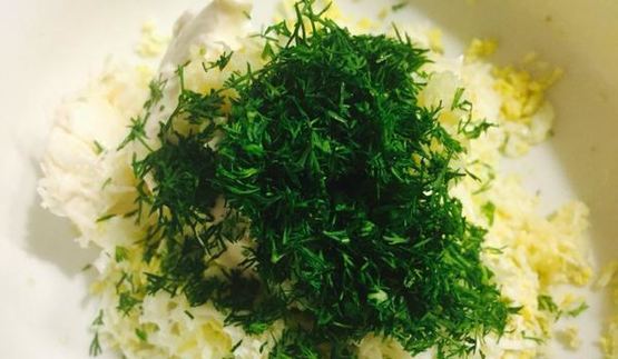 закусочные бутерброды со шпротами