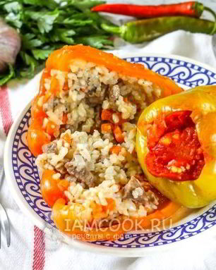 Фаршированные перцы в томатном соусе