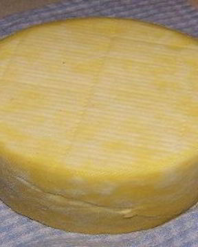 Голландский твердый сыр