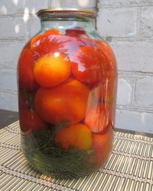 Маринованные помидоры с морковной ботвой