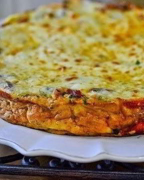 Фриттата c картофелем, сладким перцем, зеленью и сыром