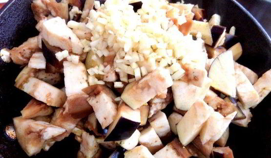 фриттата из баклажанов с грибами