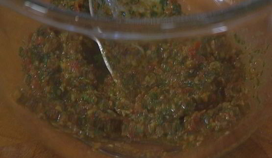 фриттата с пастой и красным песто