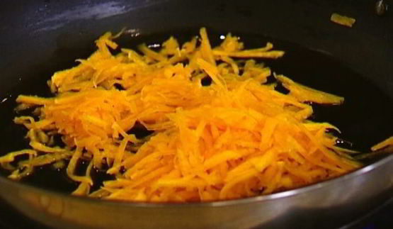 фриттата с тыквой, зеленым горошком и сладким перцем