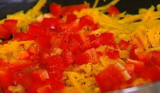 фриттата с тыквой, зеленым горошком и сладким перцем