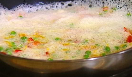 фриттата с тыквой, зеленым горошком и сладким перцем