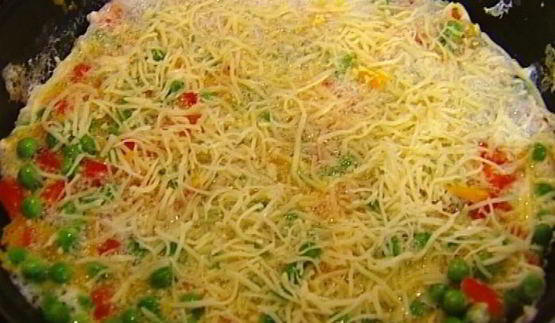 фриттата с тыквой, зеленым горошком и сладким перцем