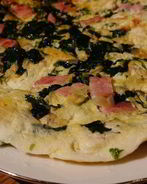 Фриттата со шпинатом и ветчиной