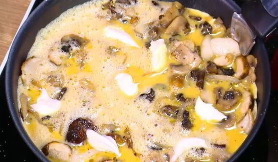 грибная фриттата со сливочным сыром