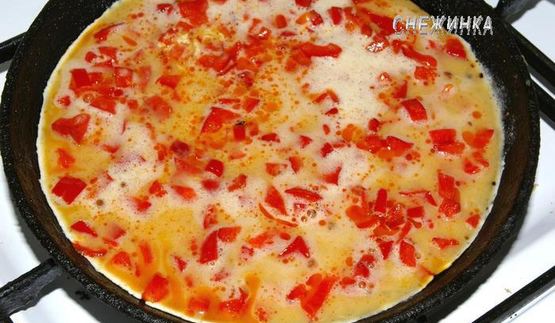 многоцветный омлет по мотивам испании