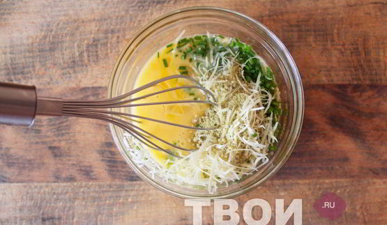 омлет на сковороде