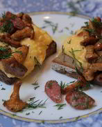 Омлет с грибами и охотничьими колбасками