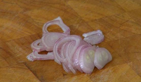 омлет с грибами, руколой и голубым сыром