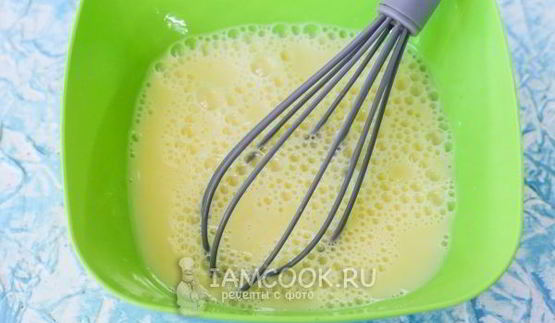 омлет с кабачками на сковороде