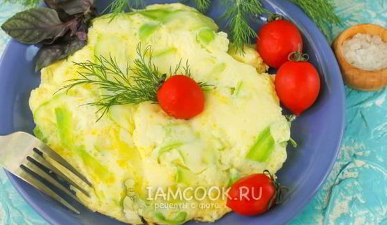 омлет с кабачками на сковороде