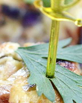 Омлет с картошкой и копченой рыбой