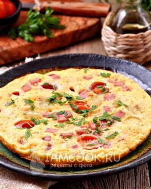 Омлет с колбасой в мультиварке