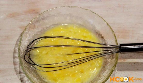 омлет с колбасой