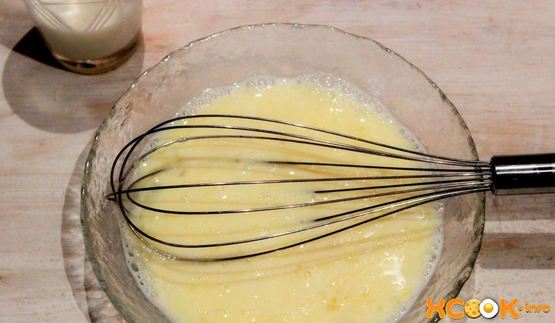 омлет с колбасой