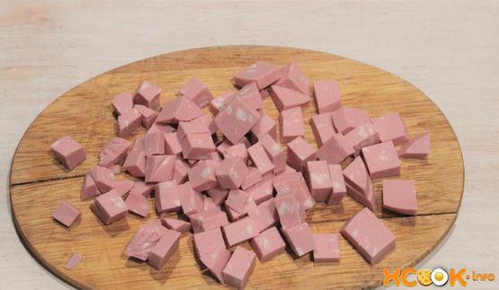 омлет с колбасой