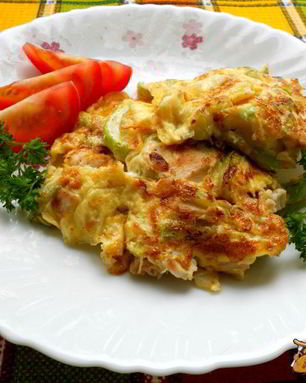 Омлет с курицей и кабачками