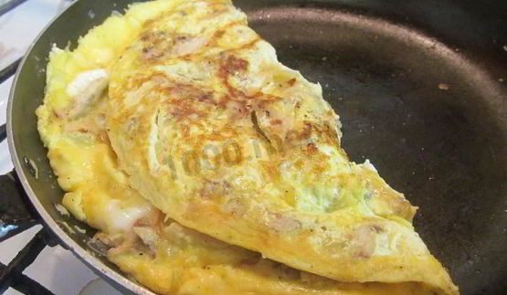 омлет с курицей и сыром