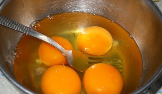 омлет с одуванчиками