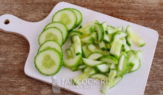 омлет с огурцами