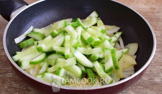 омлет с огурцами