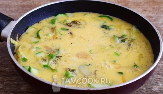 омлет с огурцами