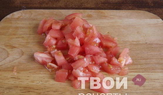 омлет с томатами и зеленым горошком