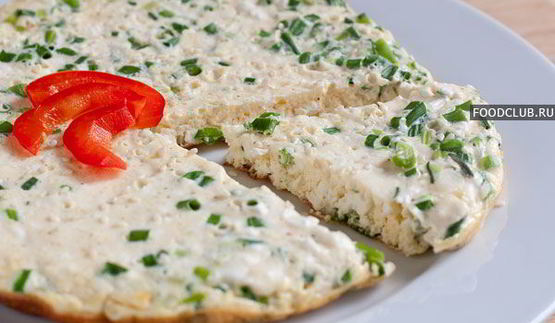 омлет с творогом и зеленым луком